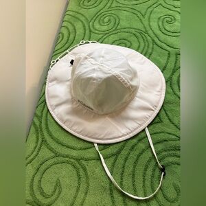 Columbia women’s sun hat, nylon and polyester